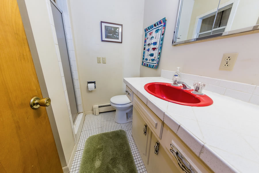 Master suite bathroom